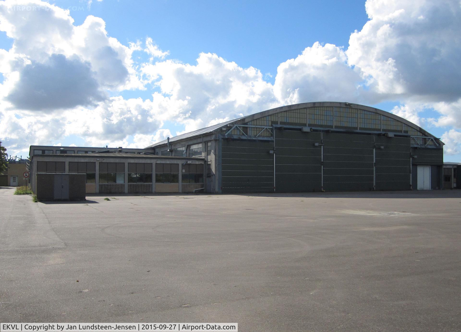 EKVL Airport - Hangar 6 at the former Vaerloese Air Base in Denmark. The hangar was built in 1942 and was used by German Luftwaffe 1942-1945. 1946-2008 used by Danish Air Force for major aircraft overhauls.