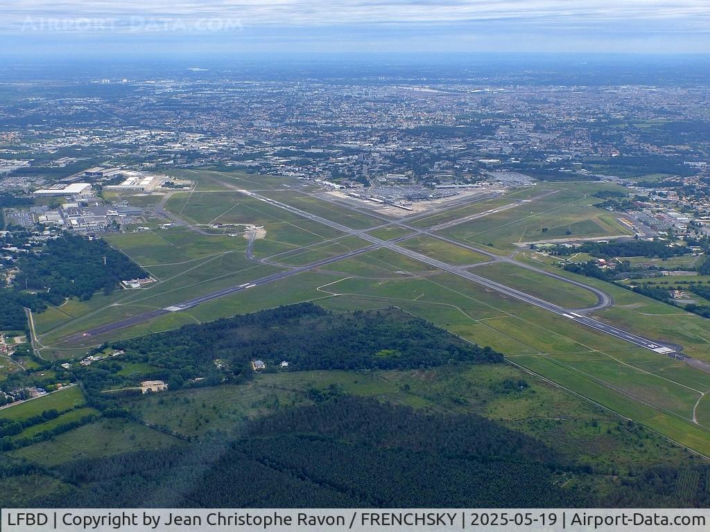 Bordeaux Airport, Bordeaux Mérignac Airport take off runway 29