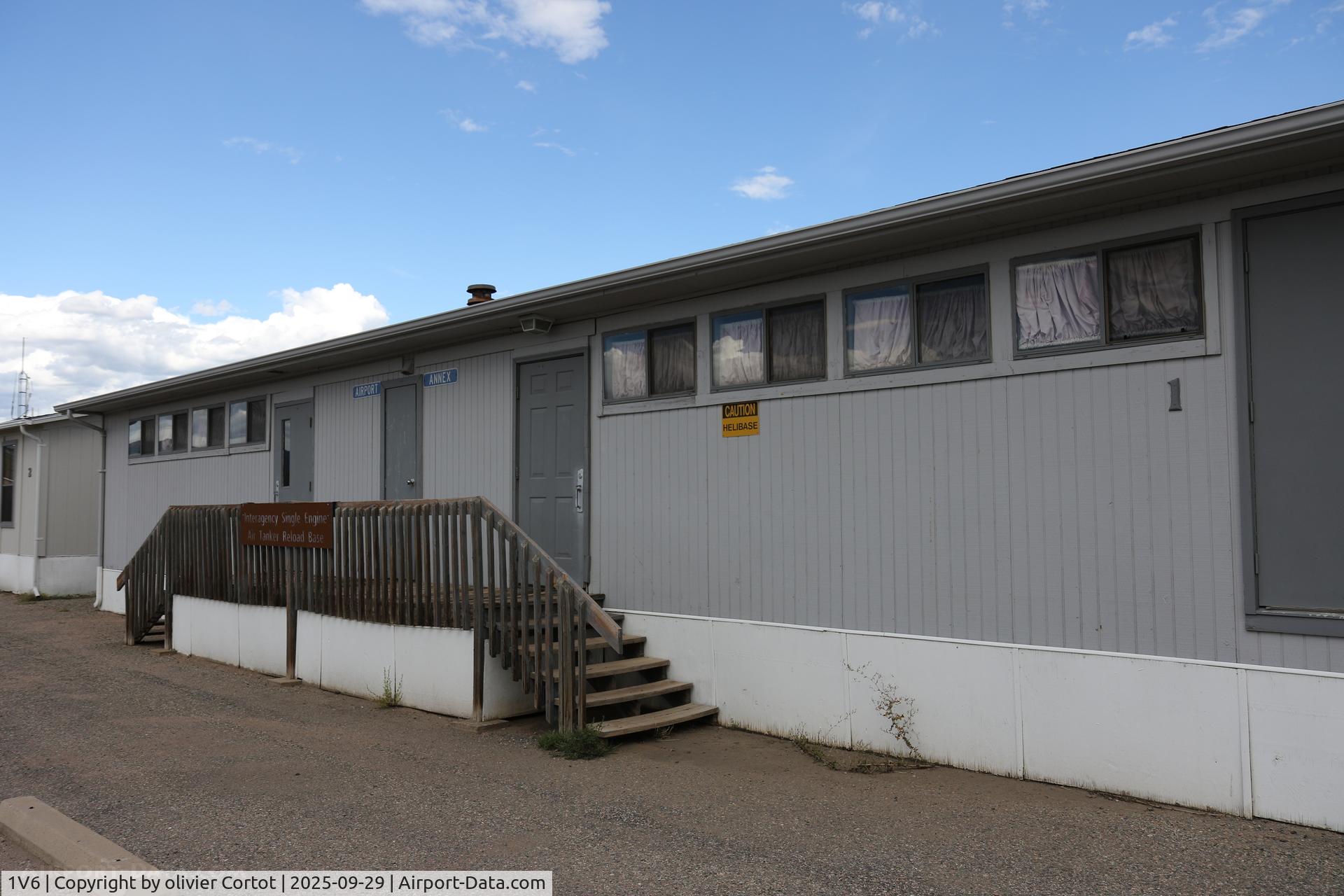 Fremont County Airport, airport annex