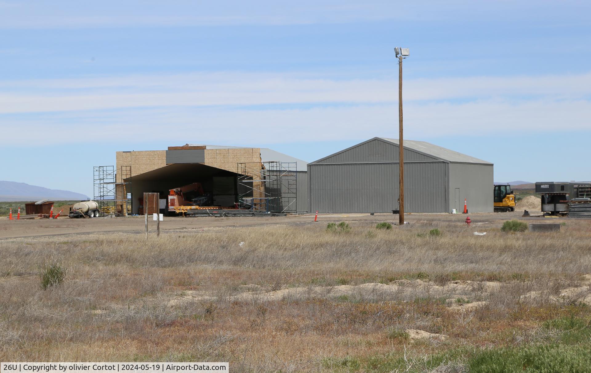 Mc Dermitt State Airport, the only hangars of the airport