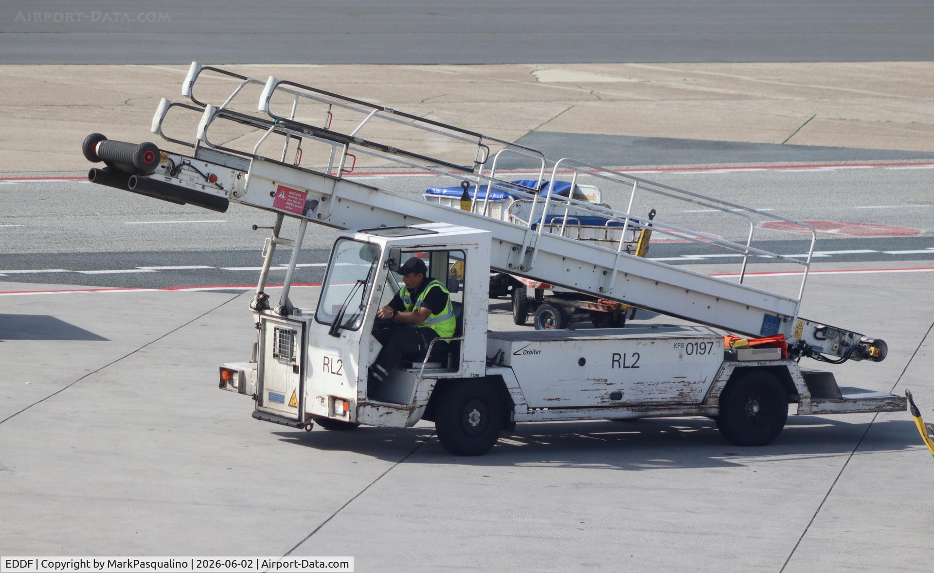 Frankfurt International Airport, Bag loader