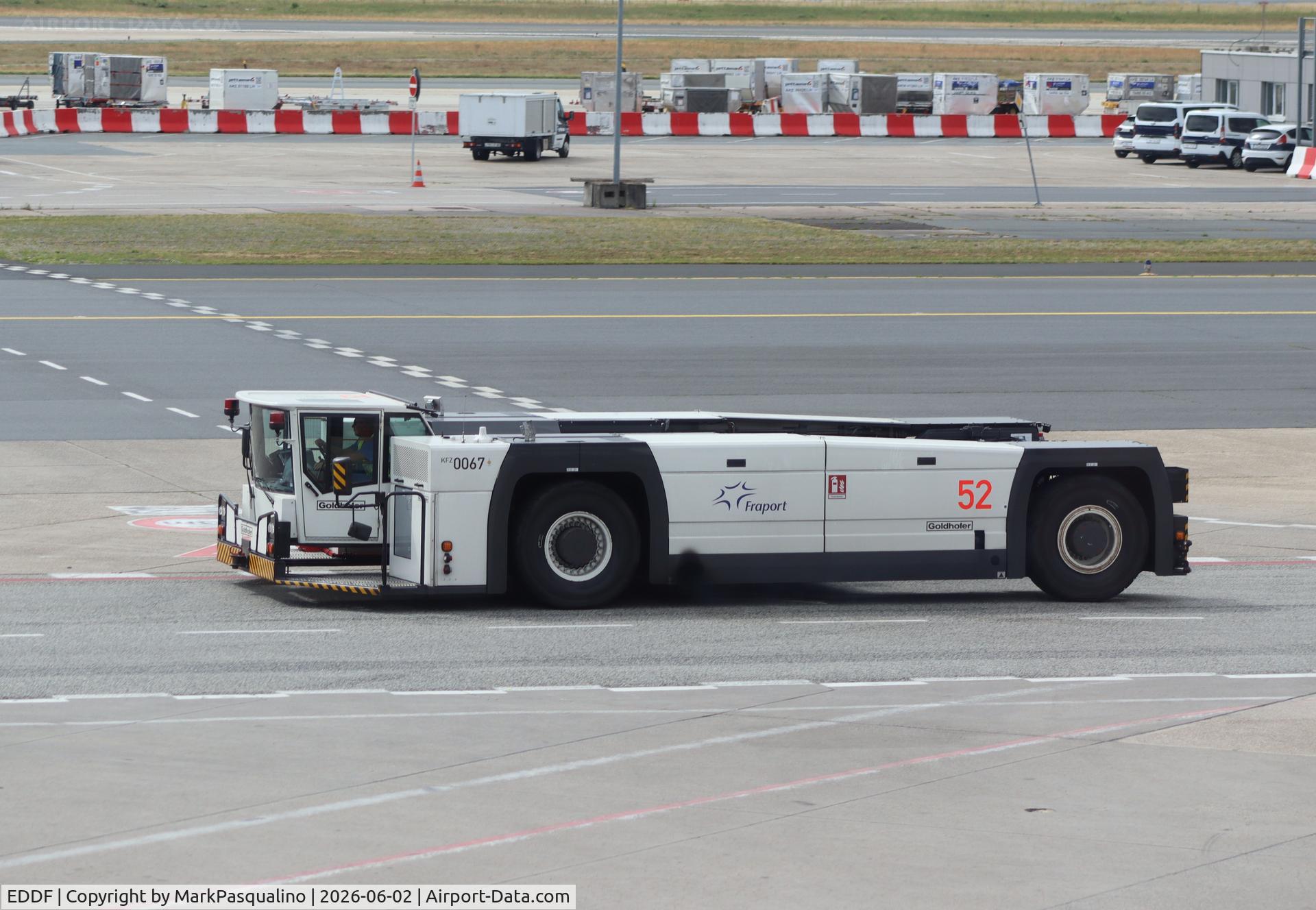 Frankfurt International Airport, Aircraft Tug