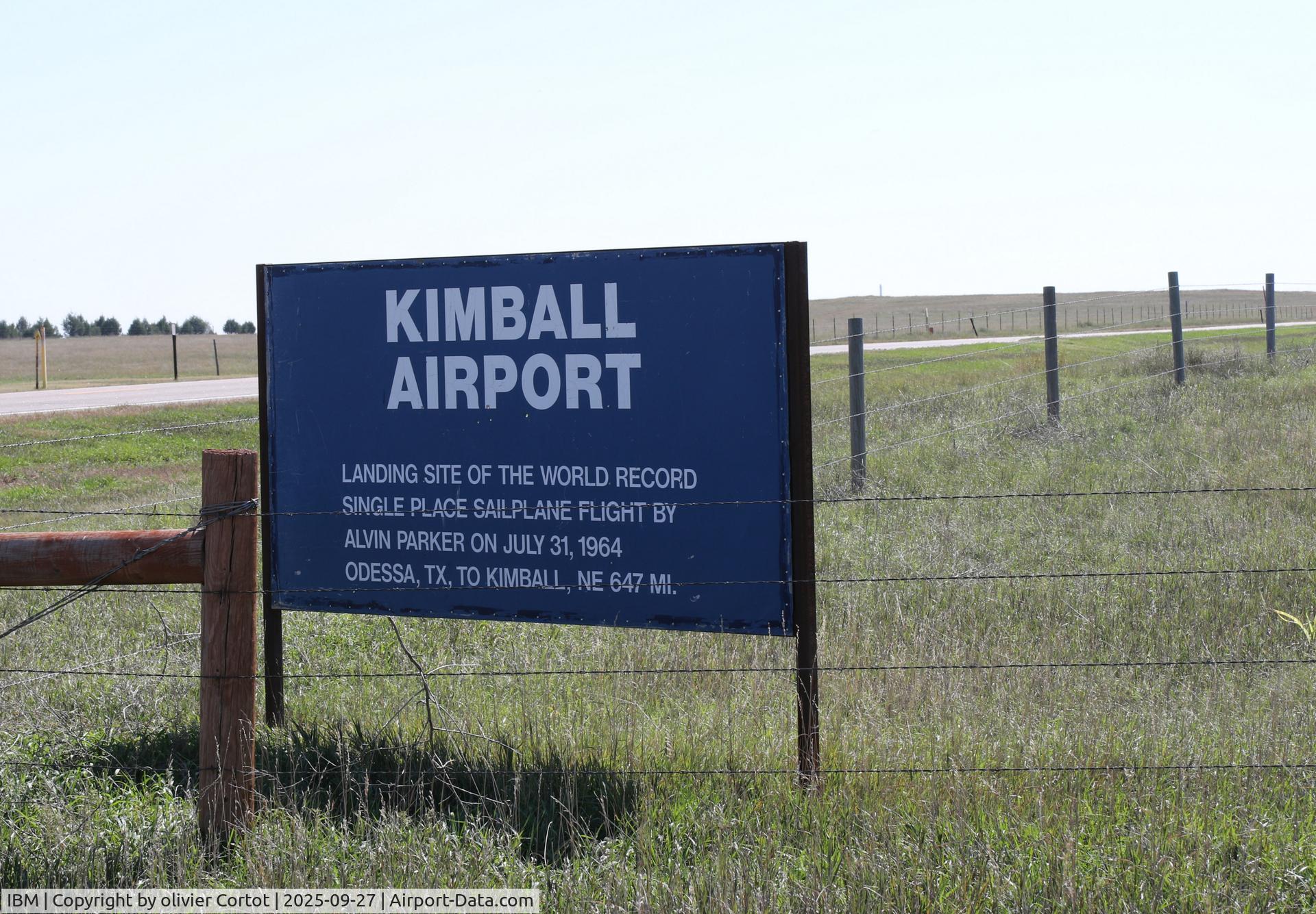 Kimball Muni/robert E Arraj Field Airport, road sign