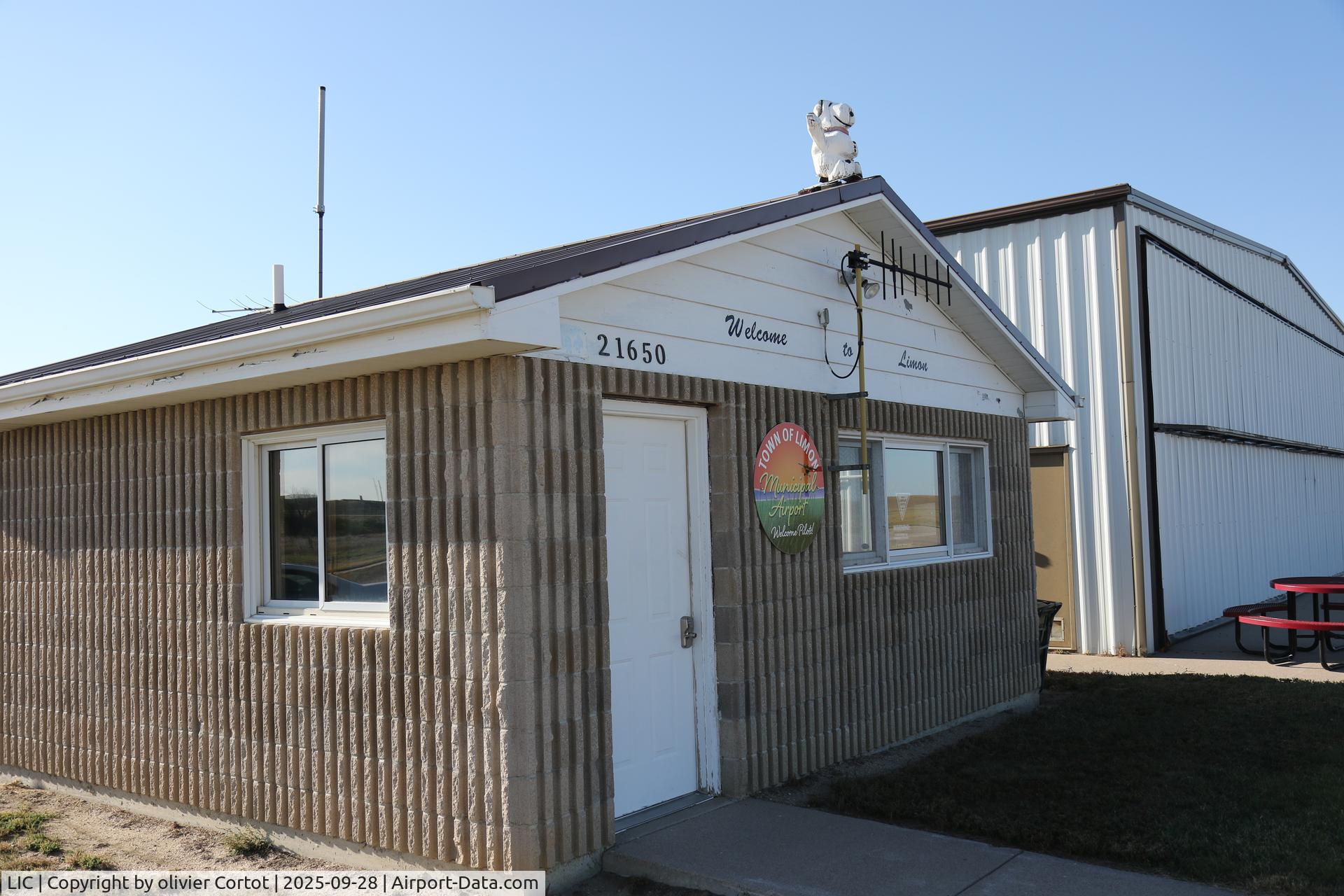 Limon Municipal Airport, airport office