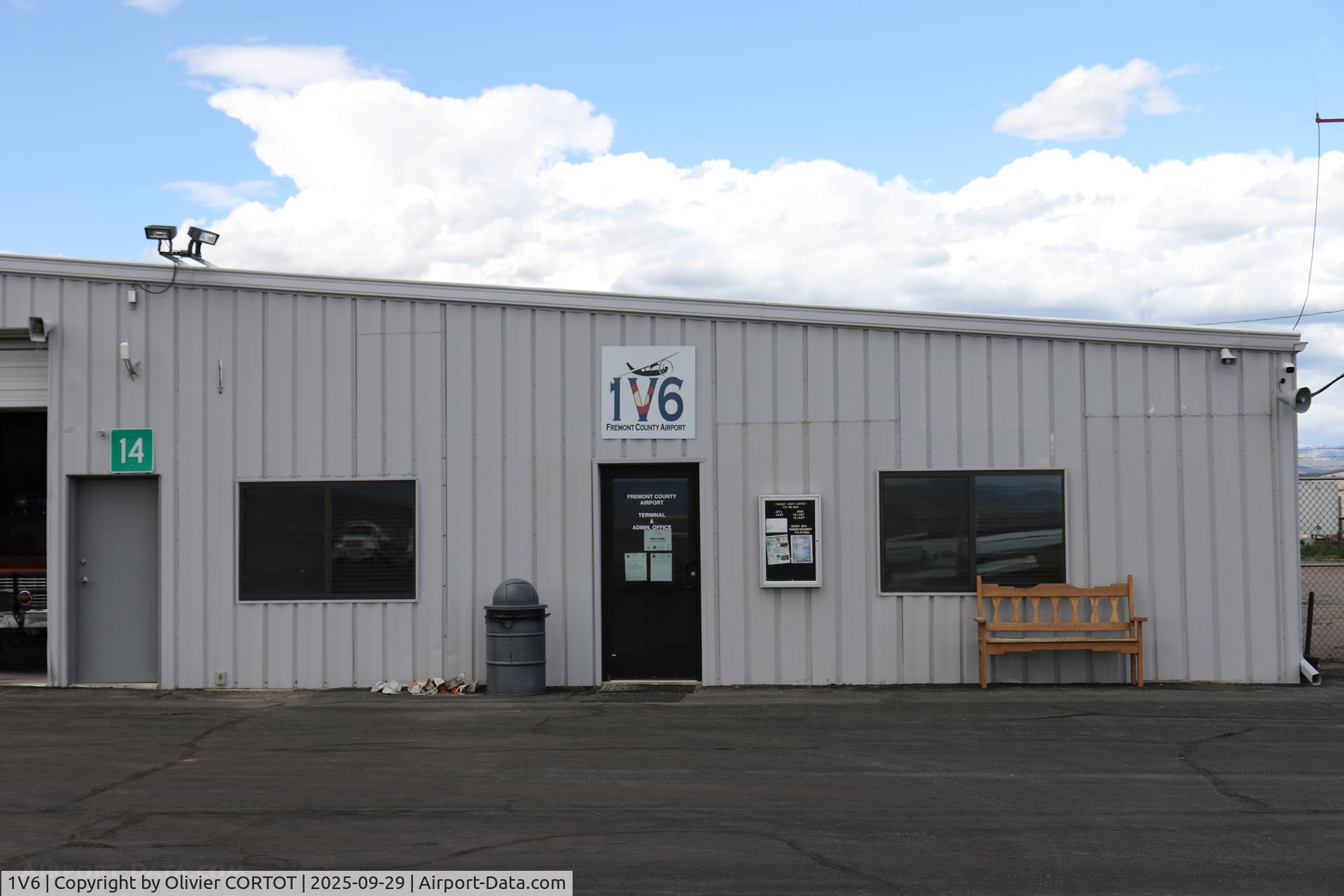 Fremont County Airport, airport office