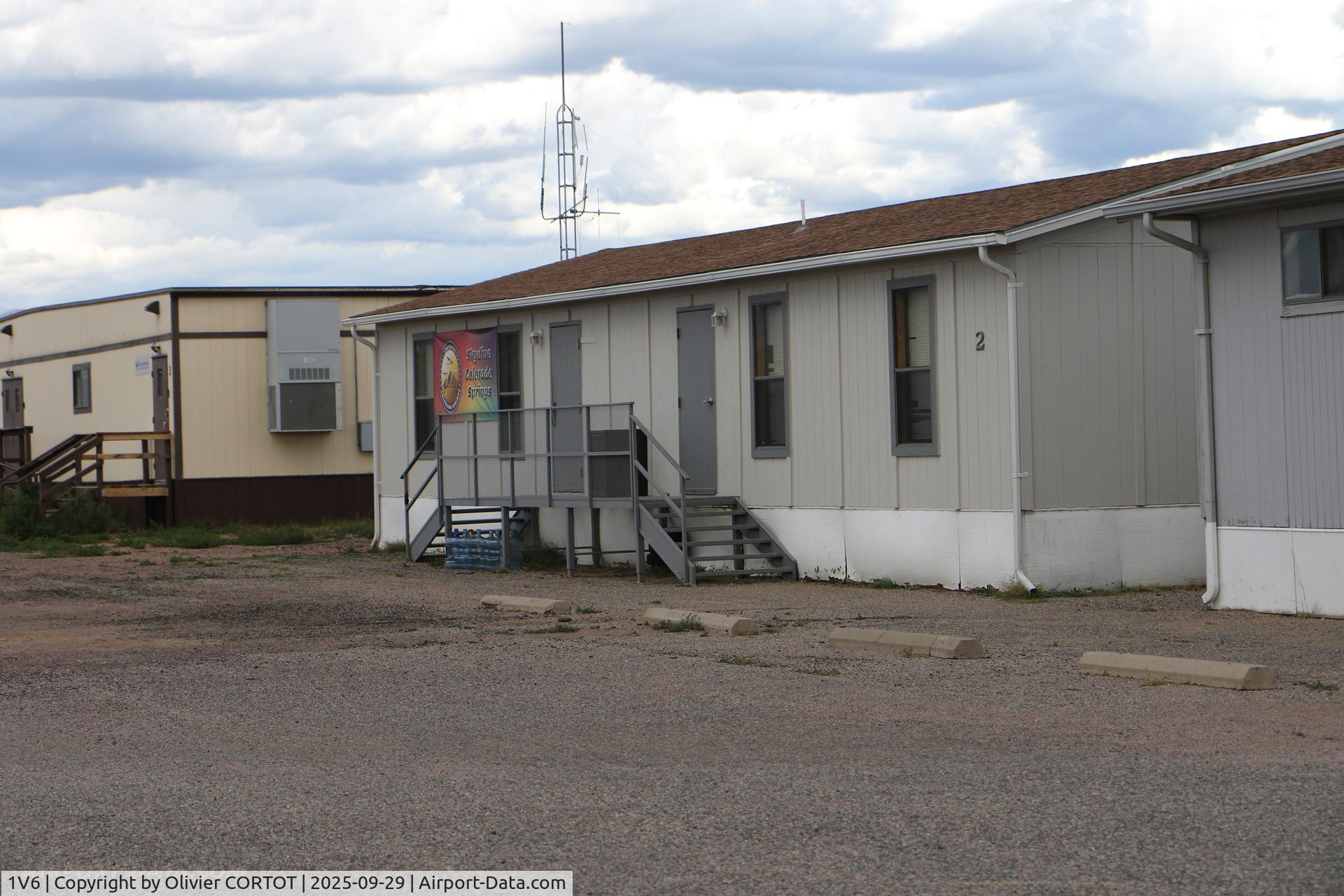 Fremont County Airport, skydiving office