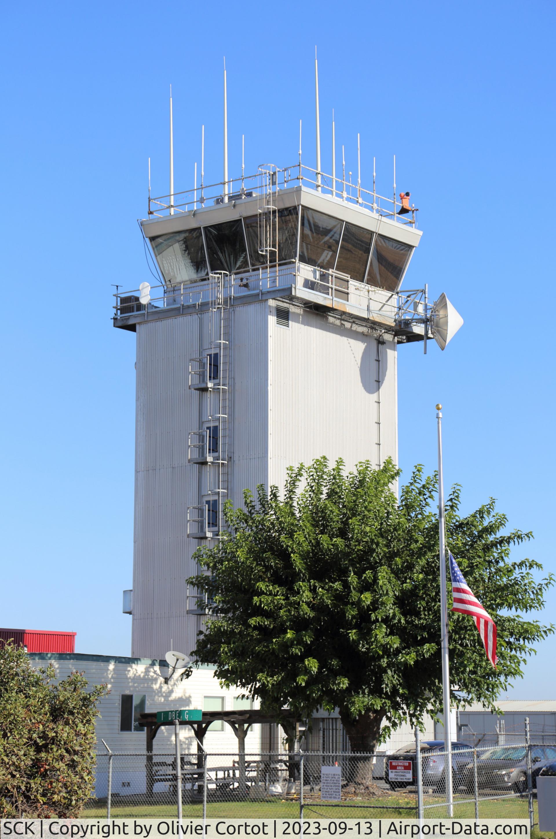 Stockton Metropolitan Airport, the tower