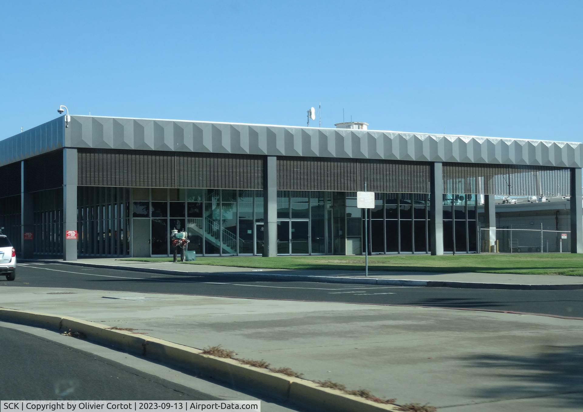 Stockton Metropolitan Airport, the executive terminal