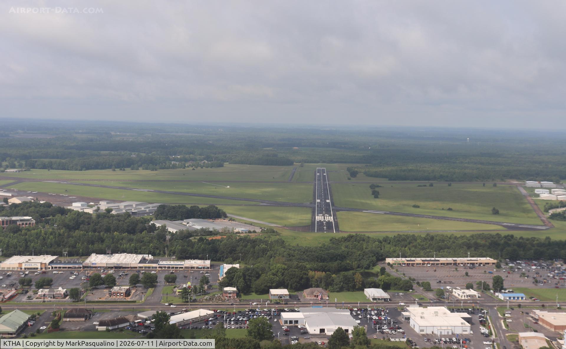 Tullahoma Regional Arpt/wm Northern Field Airport, Tullahoma Regional Airport