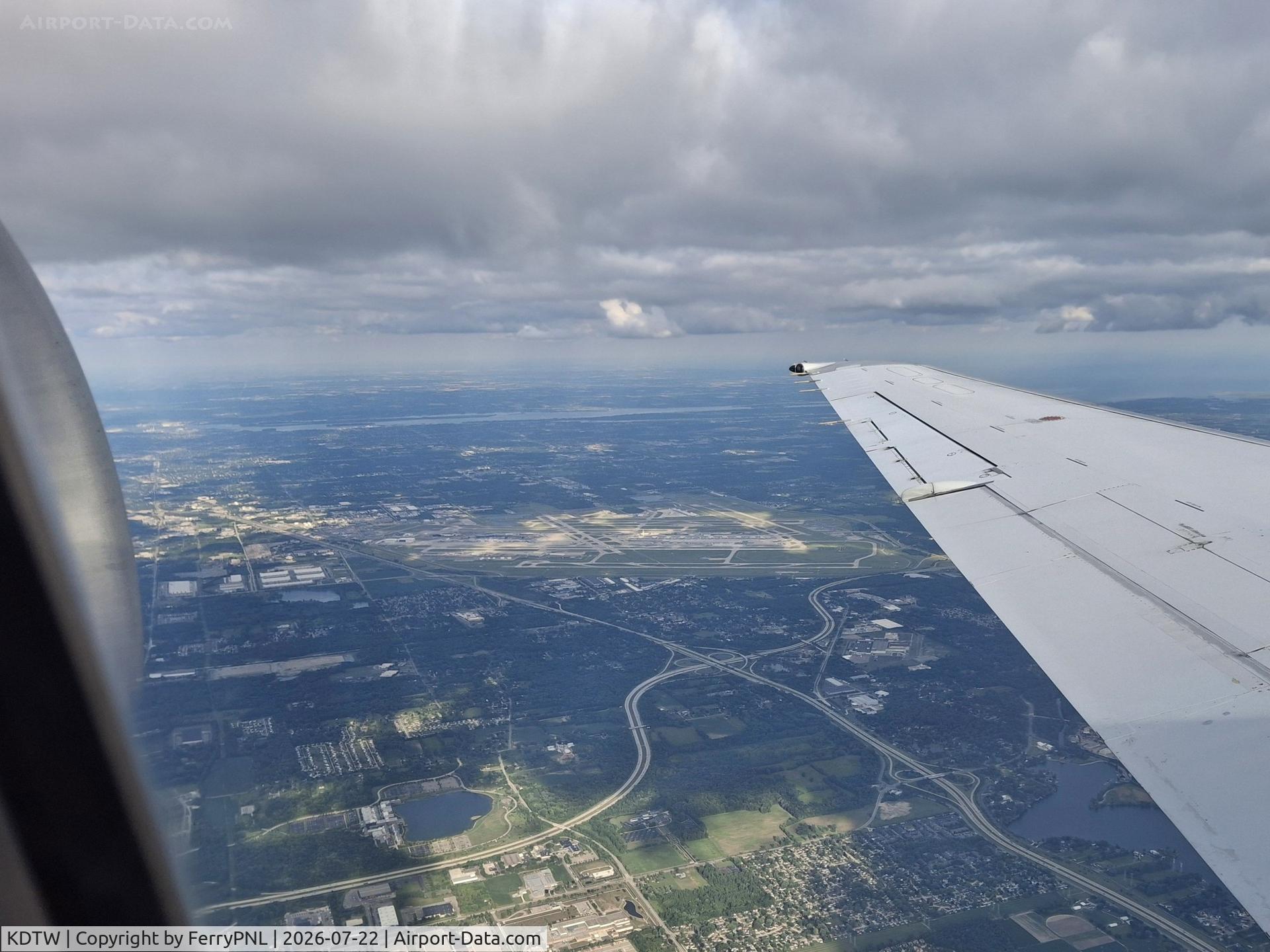 Detroit Metropolitan Wayne County Airport, Detroit Metropolitan seen from 7000 ft, photo by FerryPNL
