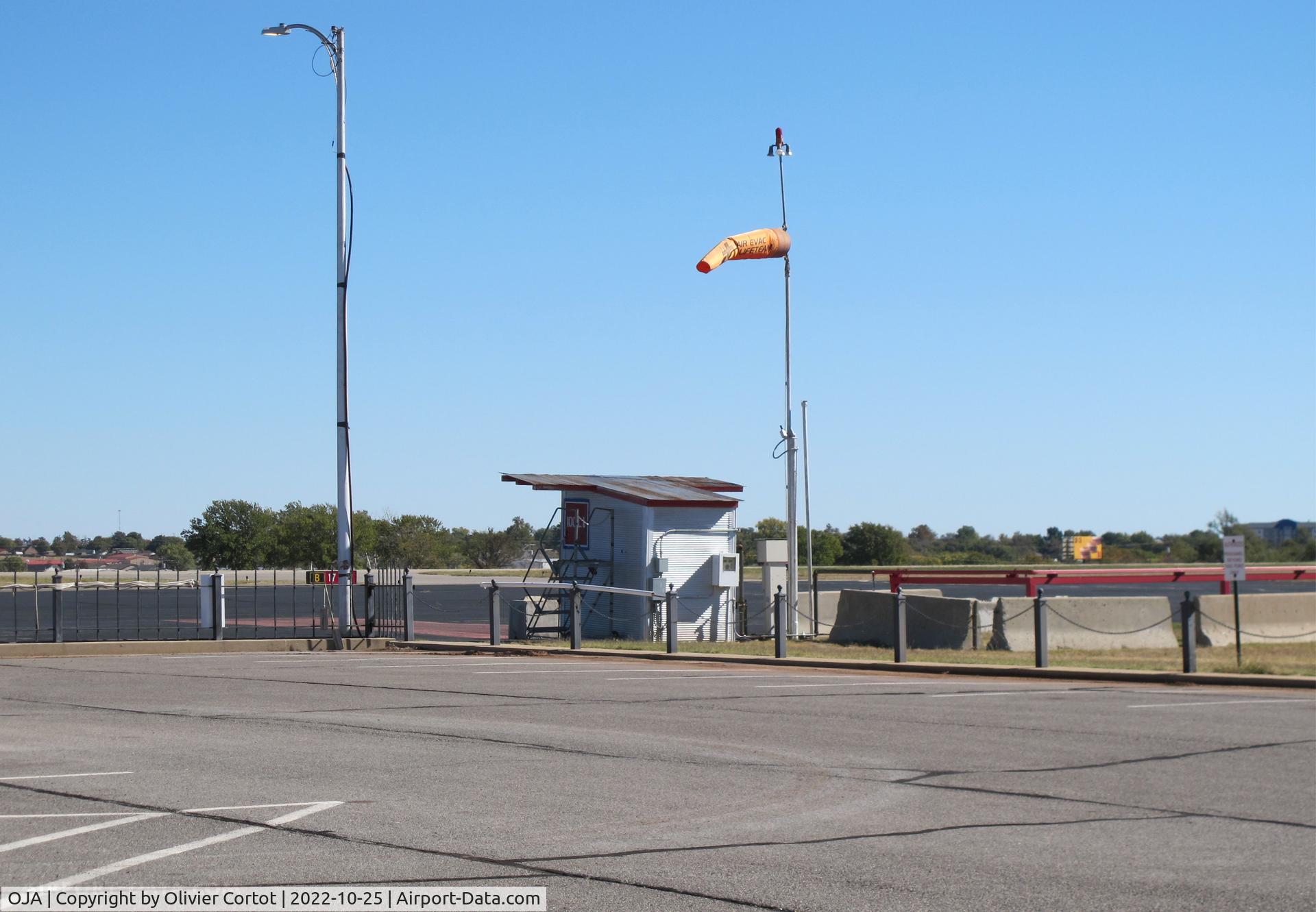 Weatherford Stafford Airport, petrol station, photo by Olivier Cortot