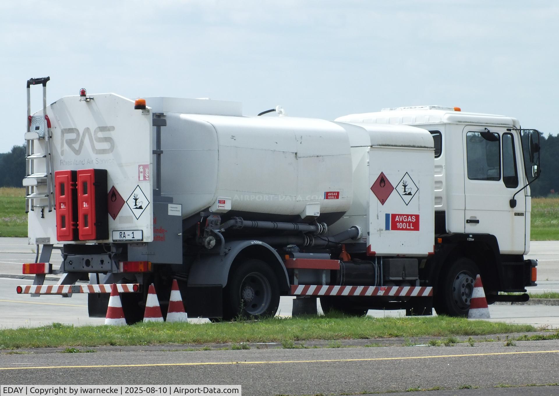Strausberg Airfield Airport, airfield fuel truck at Strausberg airfield #v, photo by iwarnecke