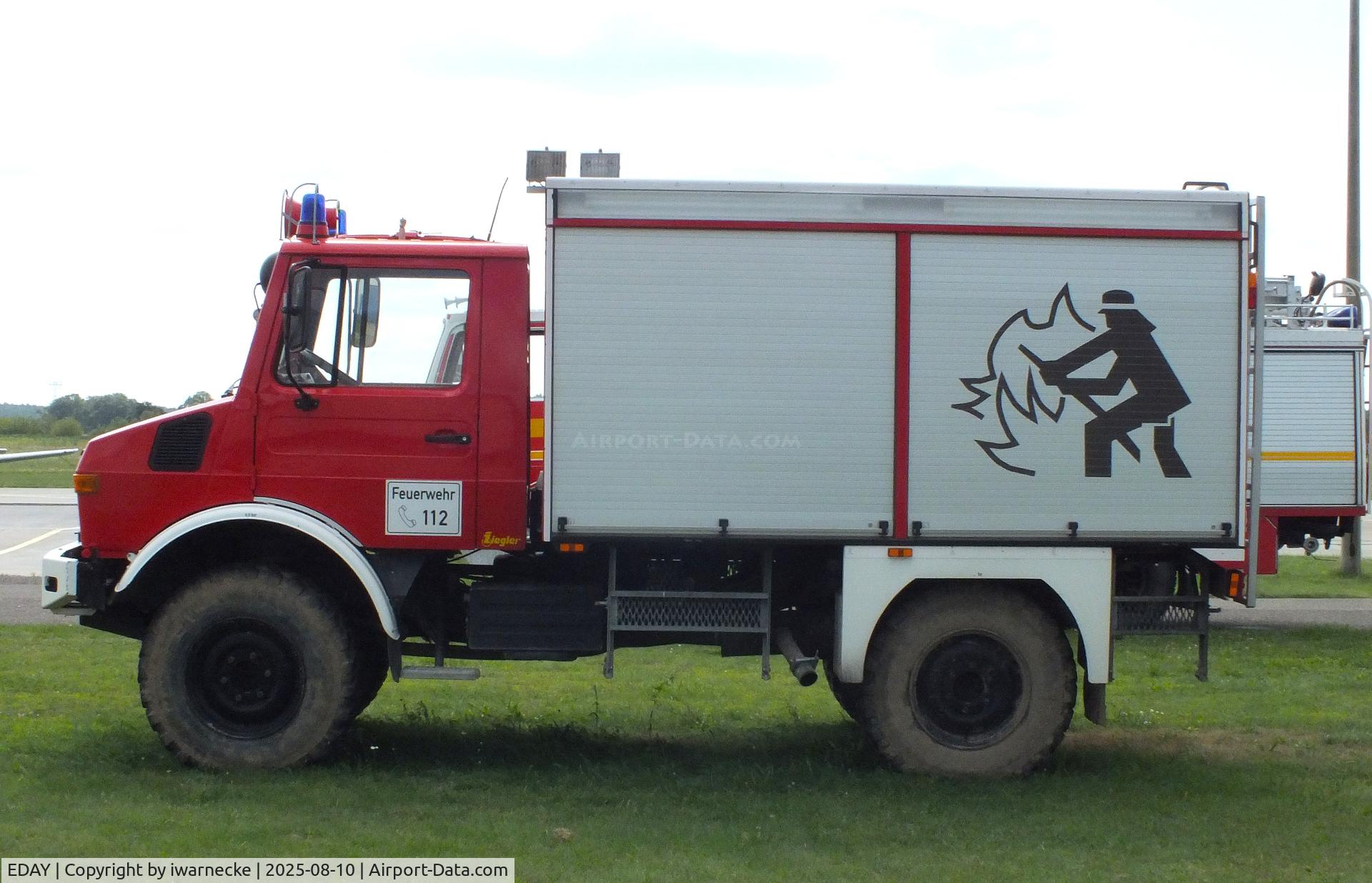 Strausberg Airfield Airport, airfield fire truck at Strausberg airfield #v, photo by iwarnecke
