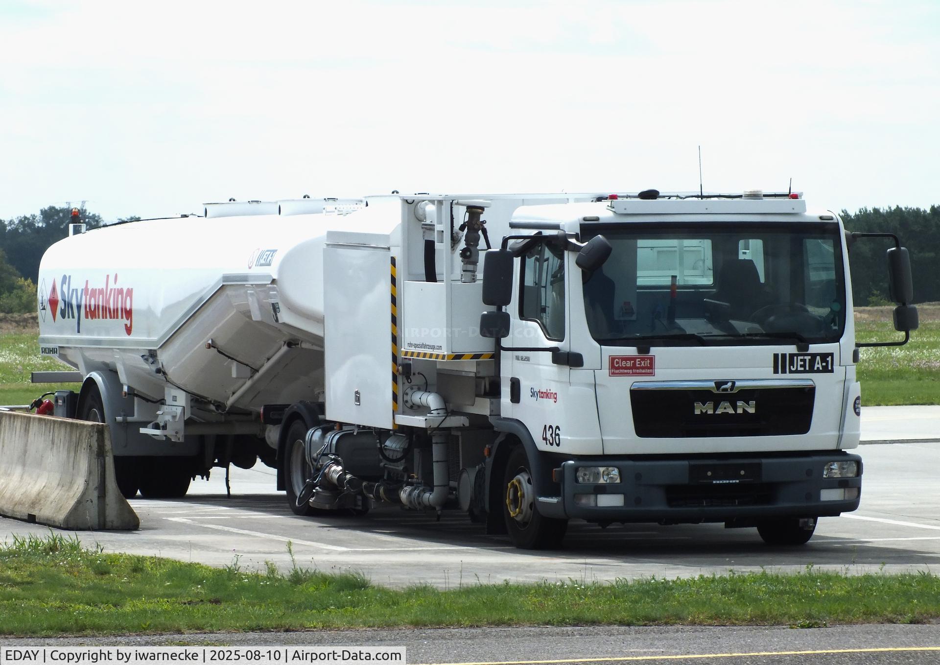 Strausberg Airfield Airport, heavy airfield fuel truck at Strausberg airfield #v, photo by iwarnecke