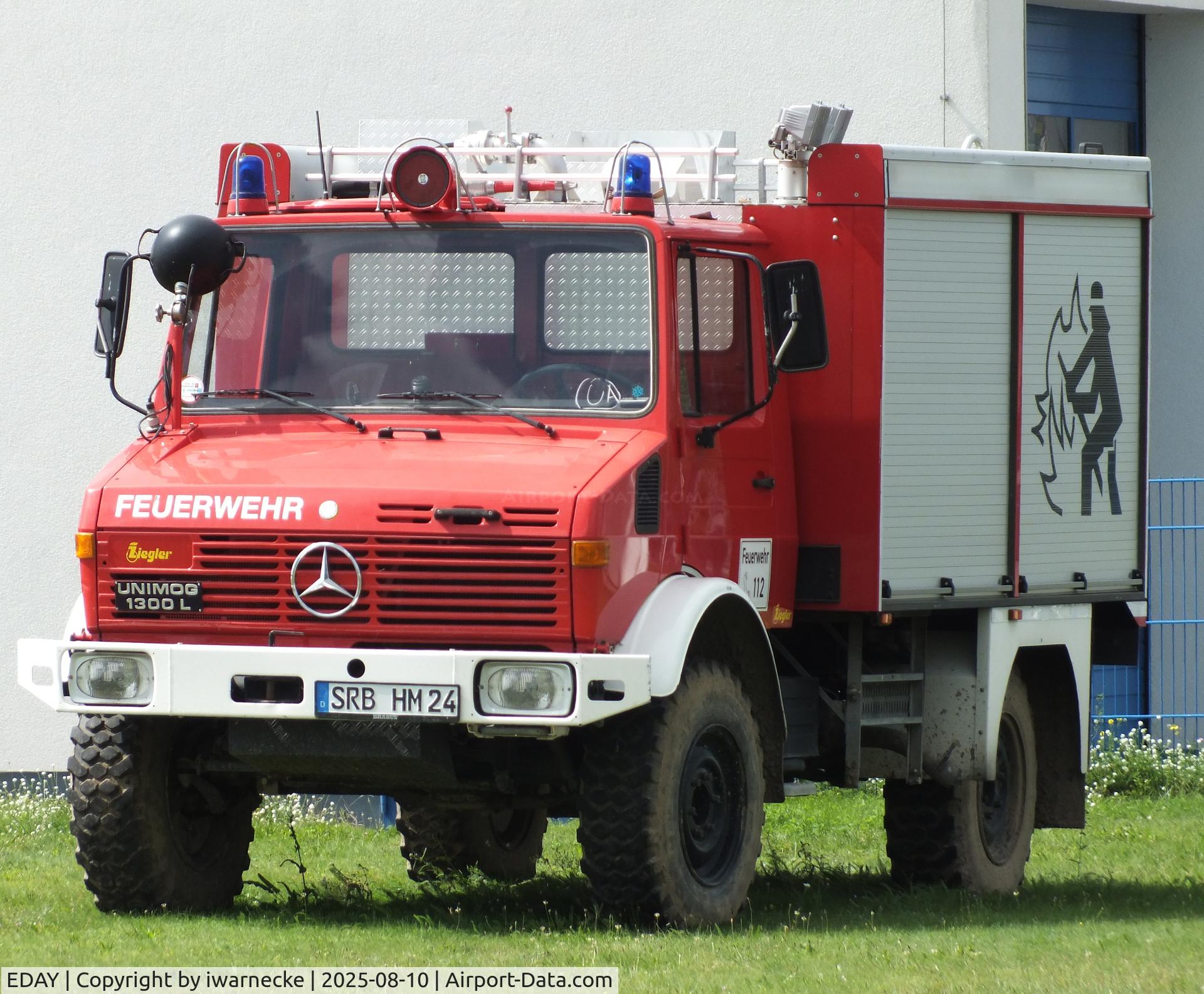 Strausberg Airfield Airport, airfield fire truck at Strausberg airfield #v, photo by iwarnecke