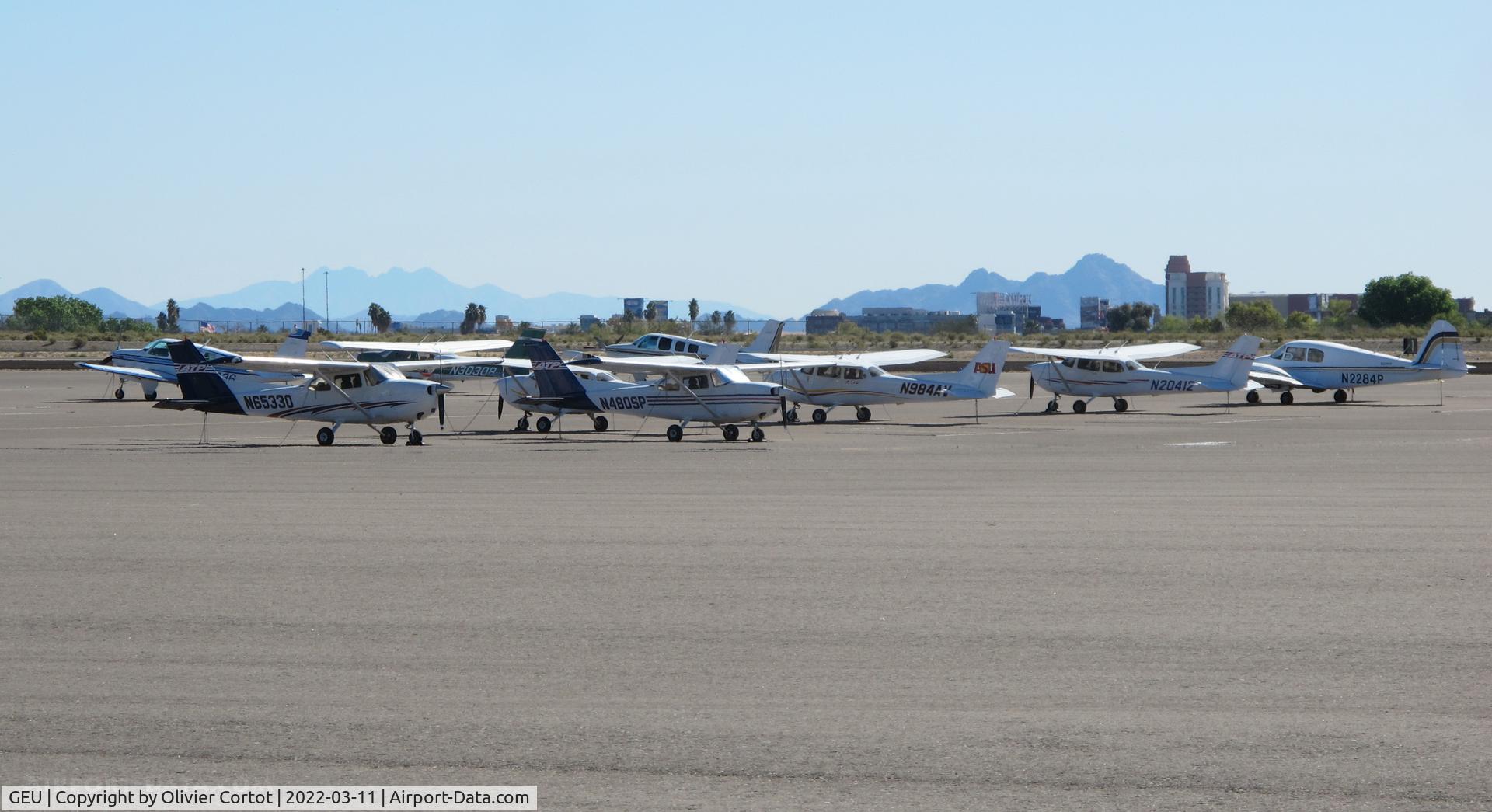 Glendale Regional Airport, large tarmac, photo by Olivier Cortot
