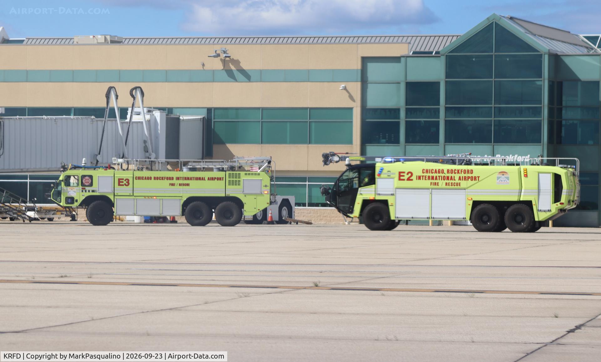 Chicago/rockford International Airport, Fire Crash Rescue Trucks, photo by MarkPasqualino